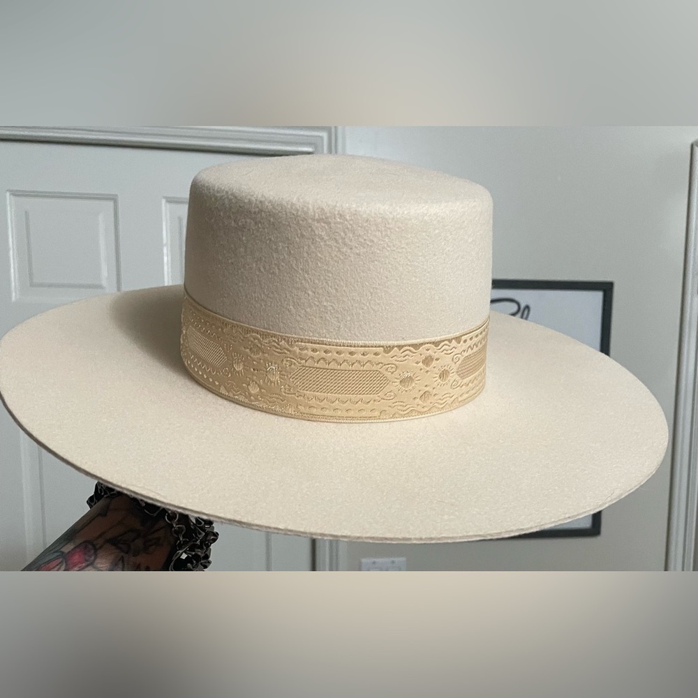 Lack of Color Sierra Wool Felt Boater Hat. Perfect condition.